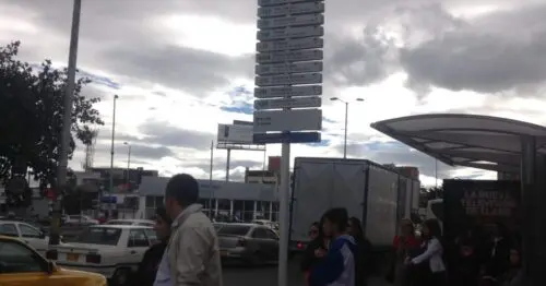 PARADERO SITP CENTRO COMERCIAL ISERRA 100  136A02